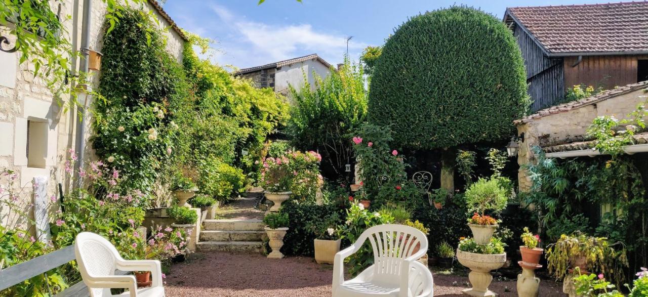 Chez Florence et Sylvain de Loudun Extérieur photo
